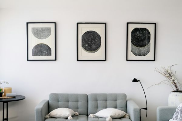 Comment adopter la décoration murale minimaliste ?
