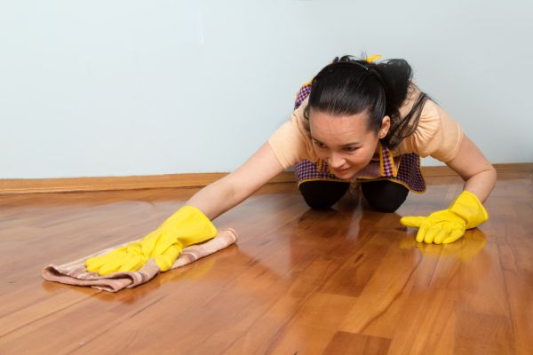 Comment redonner vie à votre ancien parquet en chêne : astuces et méthodes efficaces ?