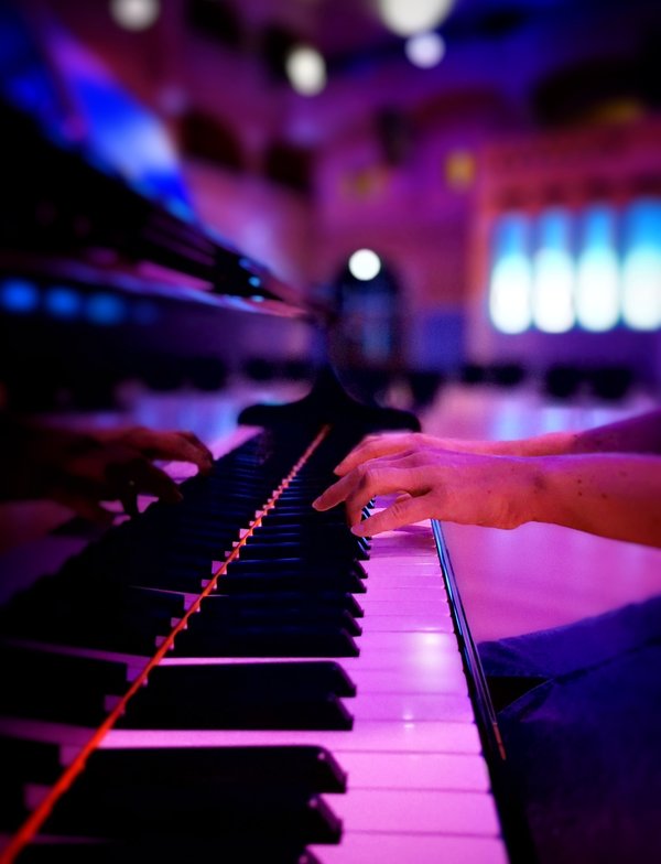 Trouvez votre piano idéal : élégance et qualité pour tous les niveaux